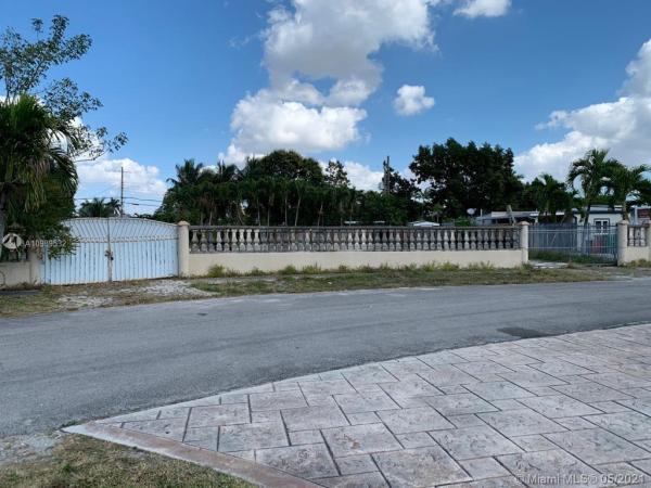 Tropical Estates, 9965 SW 50th St, Olympia Heights, Florida 33165, image 2
