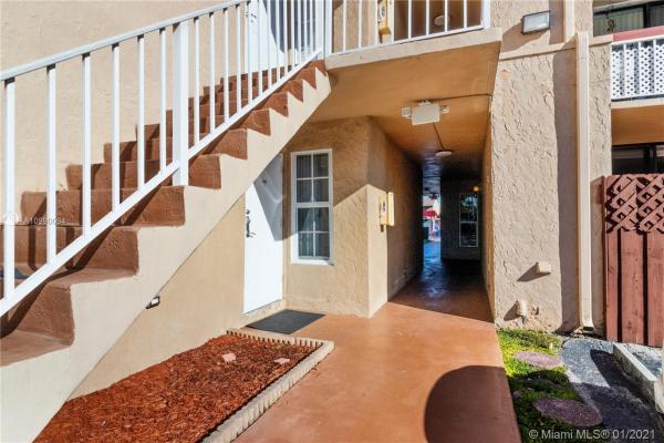 The Meadows Lake North, 13781 SW 66th St #127B, Kendale Lakes, Florida 33183, image 2