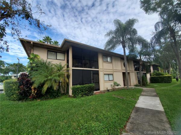 915 NE 199th St #10715, Ives Estates, Florida 33179, image 2