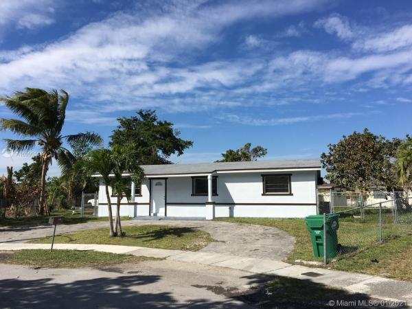 Gem Homes, 14535 SW 297th Ter, Leisure City, Florida 33033, image 2