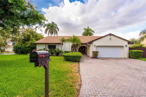 Lakes Of The Meadow, 15625 SW 55th St, Kendall West, Florida 33185, image 2
