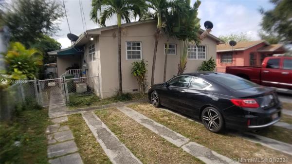 The Pines, 2760 SW 26th St, Miami, Florida 33133, image 2