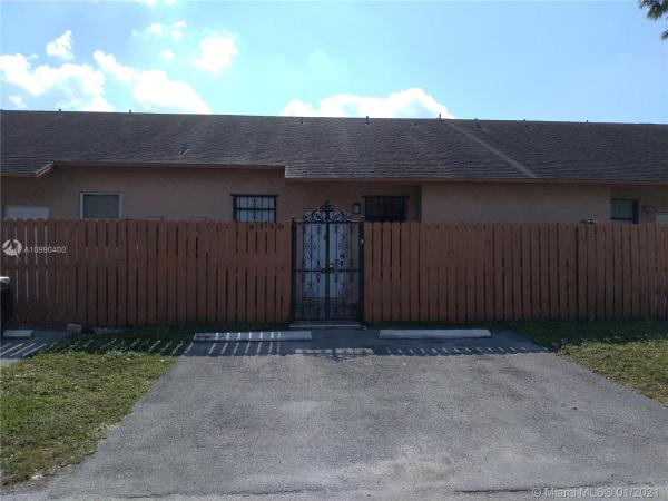 Aspen Townhomes, 6752 NW 192nd Ln, Country Club, Florida 33015, image 2