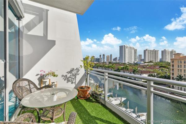 Artech Residences At Aventura, 2950 NE 188th St #528, Aventura, Florida 33180, image 2