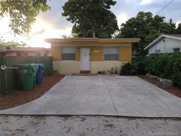 555 NW 96th St, Unincorporated Dade County, Florida 33150, image 2