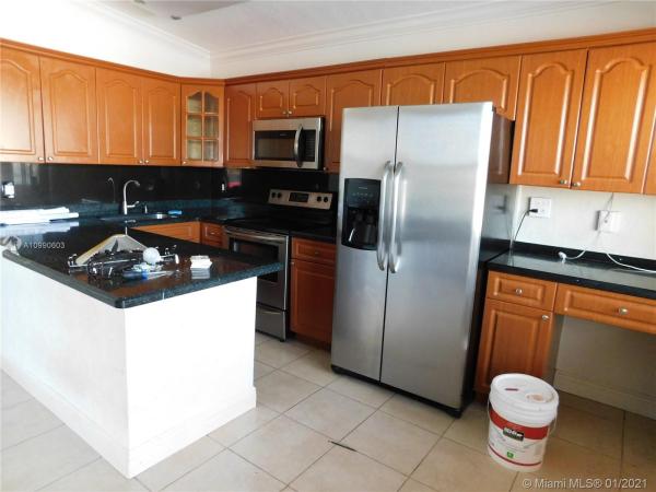 Westwood Lakes Residential, 11220 SW 40th St, Westwood Lakes, Florida 33165, image 2