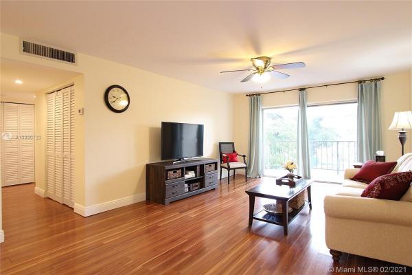 Granada Dadeland, 8101 SW 72nd Ave #302W, Glenvar Heights, Florida 33143, image 2