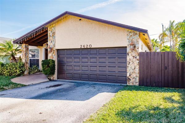 Waterview Isles, 2620 Coolidge St, Hollywood, Florida 33020, image 2
