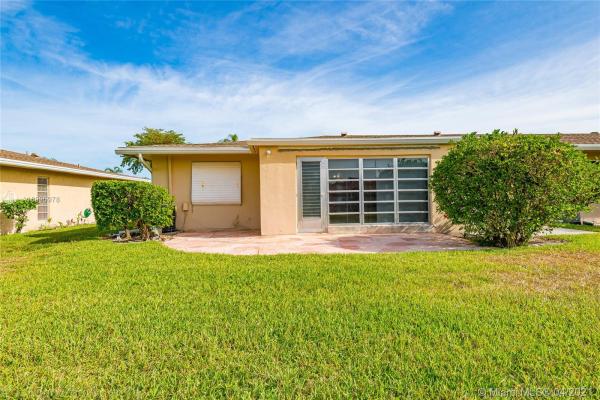 Boca Lakes, 8920 Warwick Dr, Boca Raton, Florida 33433, image 2