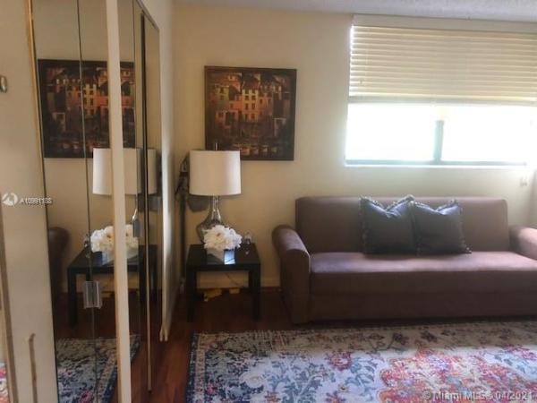 Chantilly, Ives Estates, Florida 33179, image 2