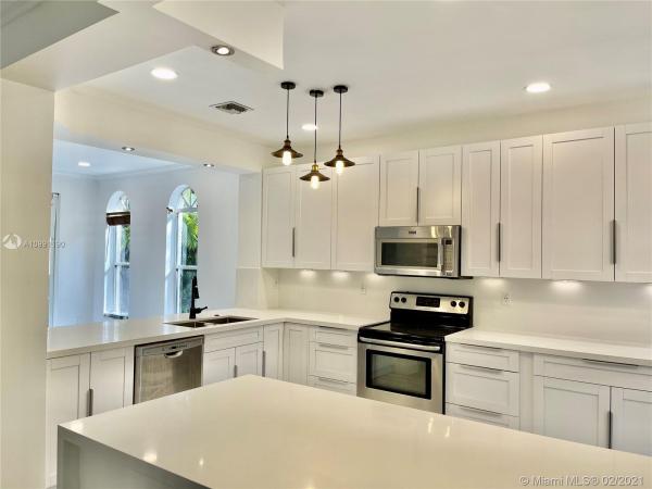 Spinnaker Bay, 21033 NE 34th Pl, Aventura, Florida 33180, image 2