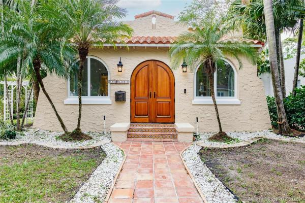 Granada, 800 Majorca Ave, Coral Gables, Florida 33134, image 2