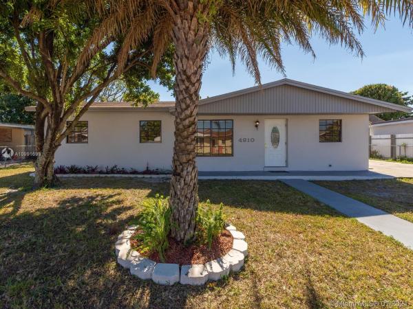 Carol City, 4810 NW 185th Ter, Miami Gardens, Florida 33055, image 2