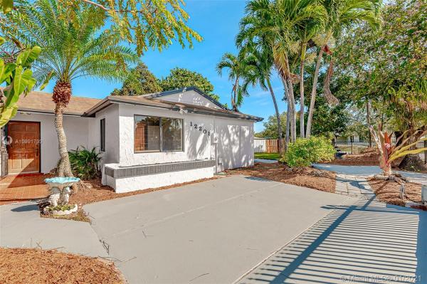 12201 SW 195th Ter, South Miami Heights, Florida 33177, image 2
