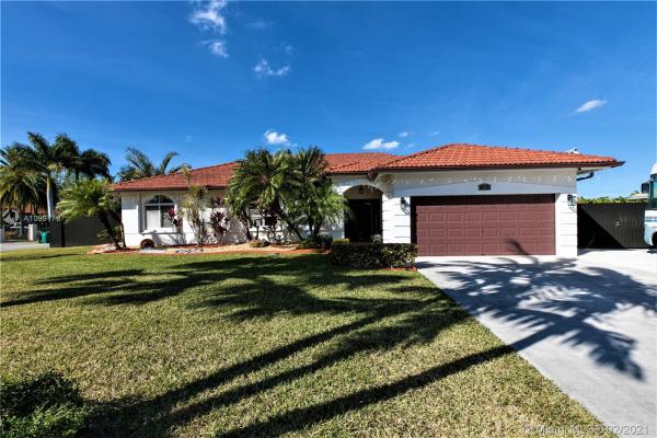 13283 SW 201st Ter, Unincorporated Dade County, Florida 33177, image 2