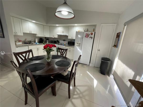 Devon Aire Villas, 11500 SW 124th Ct #11500, The Crossings, Florida 33186, image 2