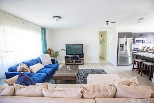 520 NE 114th St, Unincorporated Dade County, Florida 33161, image 2
