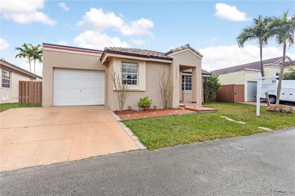 Ensenada, 11337 SW 158th Pl, The Hammocks, Florida 33196, image 2