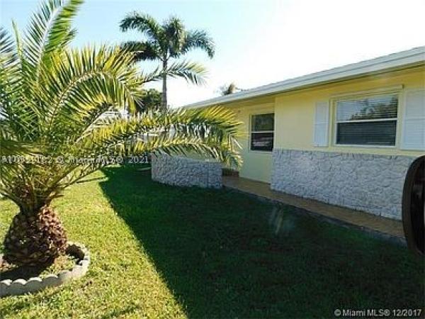 Sherwood Forest Estates, 15440 SW 297th Ter, Leisure City, Florida 33033, image 2