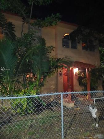 Carolina Court, 835 SW 5th St, Miami, Florida 33130, image 2