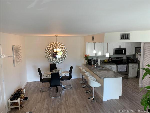 Le Club At Old Cutler, 8660 SW 212th St #305, Cutler Bay, Florida 33189, image 2