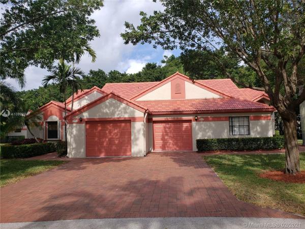 The Lexington Club, 7954 Lexington Club Blvd #B, Delray Beach, Florida 33446, image 2