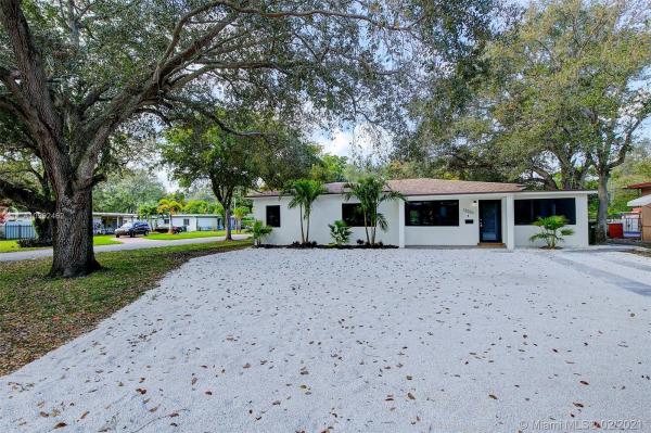 Kerwood Manor, 13250 NE 4th Ct, North Miami, Florida 33161, image 2