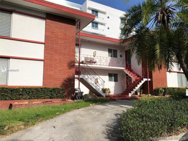 Four Friends, 10081 W Bay Harbor Dr #3, Bay Harbor Islands, Florida 33154, image 3