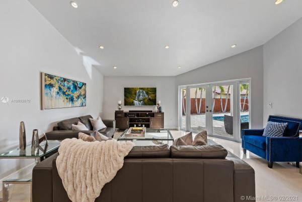 Pueblo Del Sol, 7143 SW 103rd Ct Cir, Sunset, Florida 33173, image 2