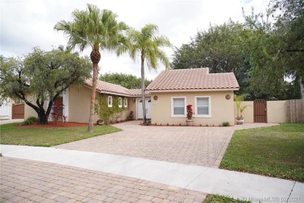 Country Lake Manors, 19121 NW 57th Ct, Country Club, Florida 33015, image 2