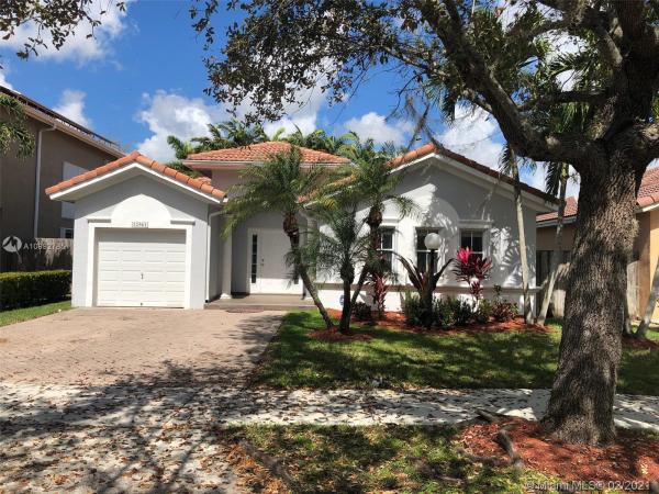 Twin Lake Shores South, 12961 SW 143rd Ter, Three Lakes, Florida 33186, image 2