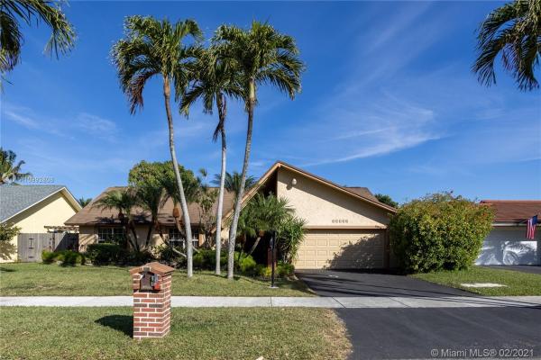 Calusa Club Estates, 13355 SW 100th Ter, The Crossings, Florida 33186, image 2