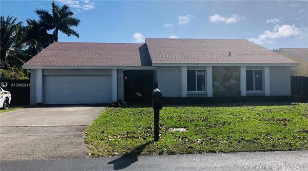 Lakes Of The Meadow, 4919 SW 147th Ct, Kendall West, Florida 33185, image 2