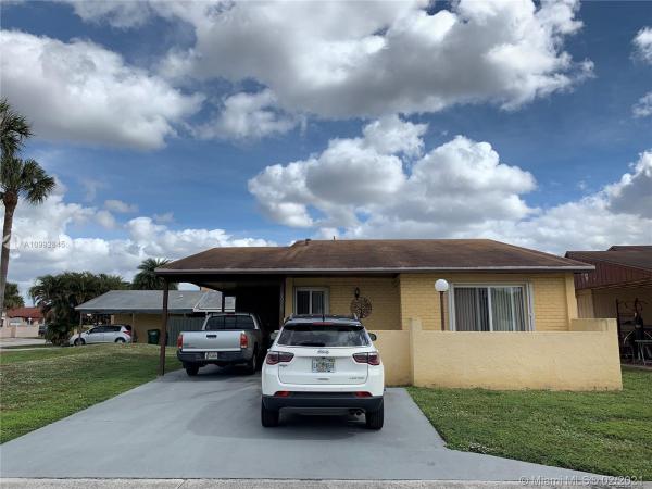 Lakes Of Acadia, 19287 NW 56th Pl, Miami Gardens, Florida 33055, image 2