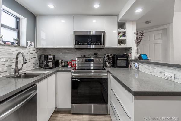 Las Vistas At Doral, 8290 Lake Dr #335, Doral, Florida 33166, image 2