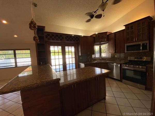 Royal Oaks, 16800 NW 83rd Pl, Miami Lakes, Florida 33016, image 2