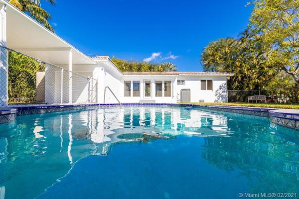Dunnings Miami Shores, 2 NW 109th St, Miami Shores, Florida 33168, image 2