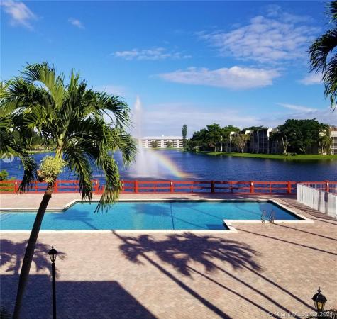 Whitehall Of Pine Island Ridge, 1520 Whitehall Dr #305, Davie, Florida 33324, image 2
