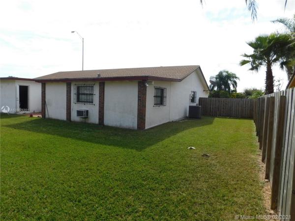 San Sebastian, 13205 SW 45th Ter, Kendale Lakes, Florida 33175, image 2