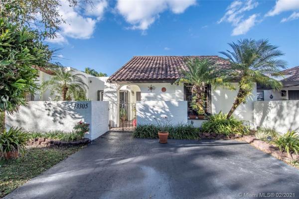 Town Villas In The Crossings, 13305 SW 110th Ter, The Crossings, Florida 33186, image 2
