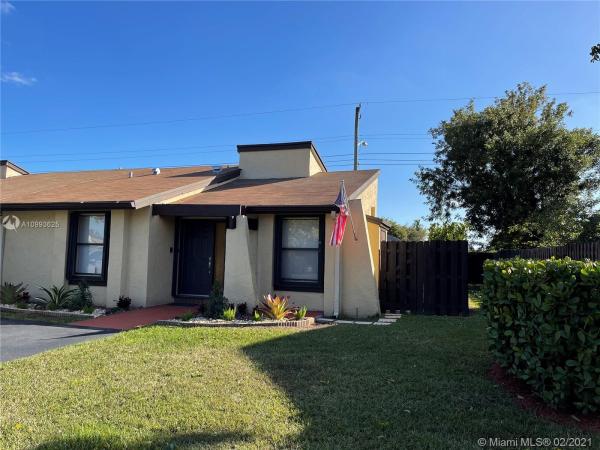 Woodgate East, 12716 SW 71st Ter #12716, Kendale Lakes, Florida 33183, image 2