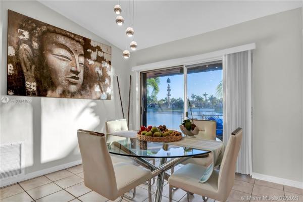 Devon Aire Villas, 11814 SW 123rd Ave, The Crossings, Florida 33186, image 2