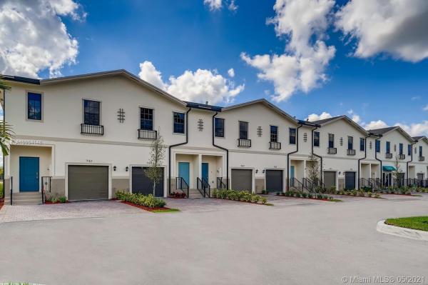 720 SW 12th St, Unincorporated Dade County, Florida 33034, image 2
