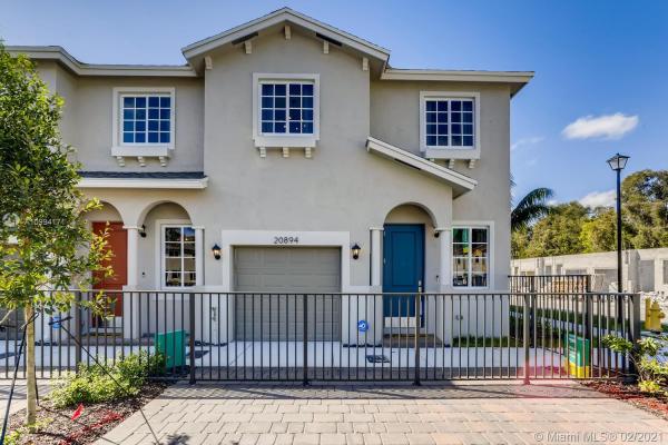 1379 NW 208th Ter, Miami Gardens, Florida 33169, image 2