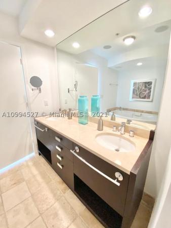 Trump Royale, 18201 Collins Ave #705, Sunny Isles Beach, Florida 33160, image 2