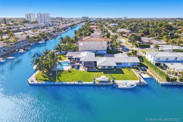 Aviation Country Club, 2210 NE 124th St, North Miami, Florida 33181, image 2