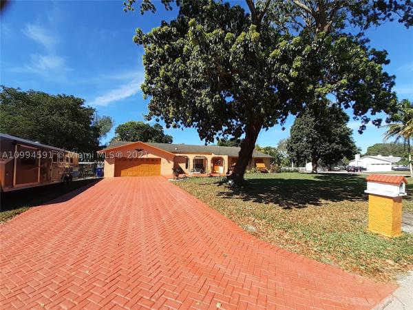 Jonel Terrace, 6301 SW 186th Way, Southwest Ranches, Florida 33332, image 3