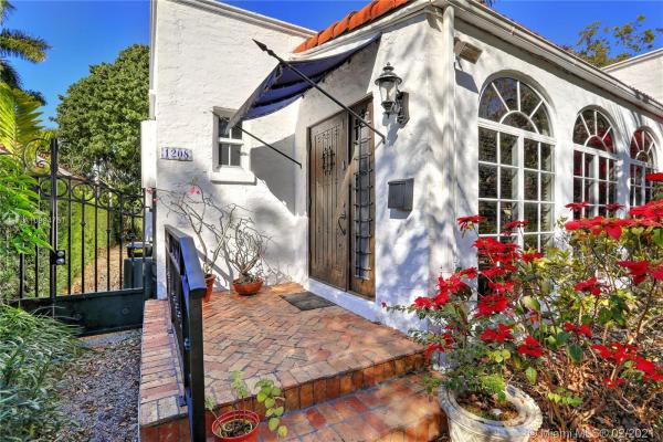 Granada Place, 1208 Alberca St, Coral Gables, Florida 33134, image 2