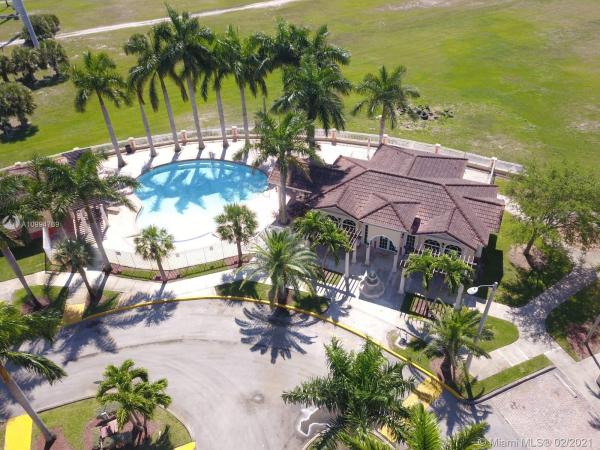 Tuscan Lake Villas, 17821 NW 74 Ct #, Country Club, Florida 33015, image 2