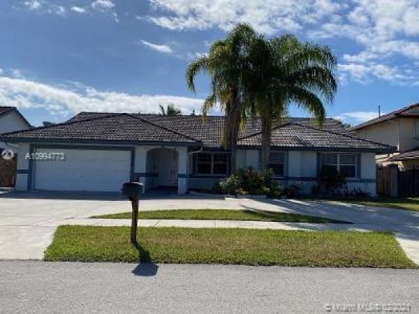 Richmond West No HOA, 15034 SW 168th Ter, Richmond West, Florida 33187, image 2
